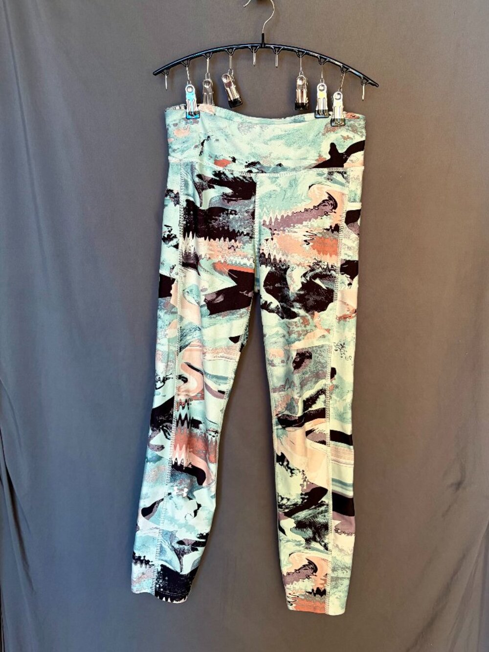 Under Armour HeatGear Compression Leggings Womens Medium Abstract Print 1353296